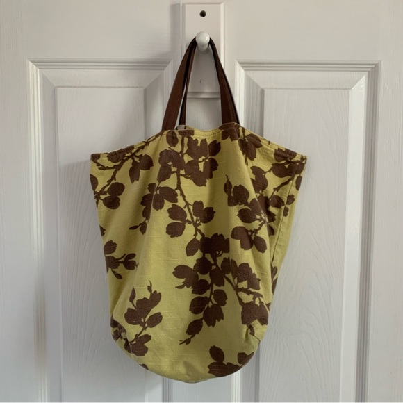 Reversible Floral/Striped Tote - Picture 2 of 9